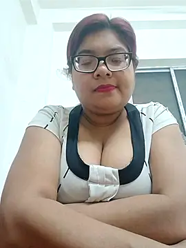 Snapshot of Elie_Hallway chatting on February 12, 2026, 6:47 pm Elie Hallway online show from February 12, 2026, 6:47 pm