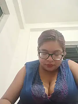 Elie Hallway online show from July 11, 2026, 6:54 pm