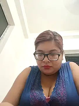 Elie Hallway online show from July 17, 2026, 5:51 pm