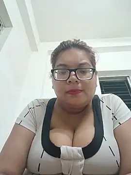 Elie Hallway online show from July 23, 2026, 7:34 pm