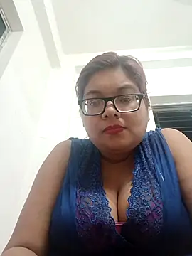 Elie Hallway online show from July 25, 2026, 6:38 pm