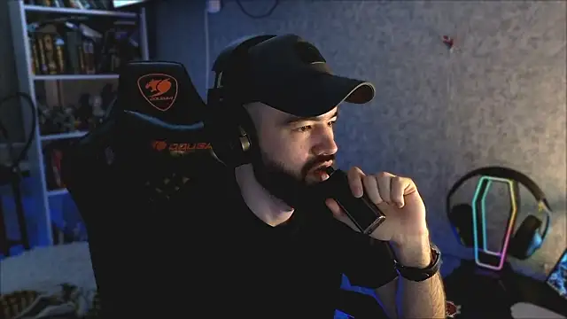 Snapshot of _Mostly_ chatting on March 6, 2026, 3:03 am Mostly online show from March 6, 2026, 3:03 am