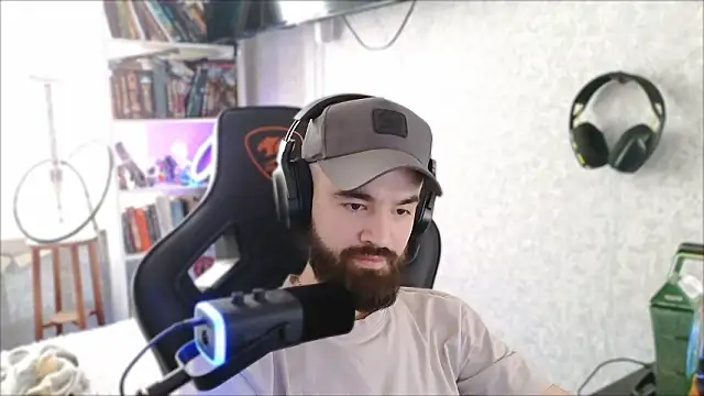 Snapshot of _Mostly_ chatting on March 12, 2026, 9:26 am Mostly online show from March 12, 2026, 9:26 am