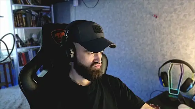 Snapshot of _Mostly_ chatting on March 15, 2026, 3:29 pm Mostly online show from March 15, 2026, 3:29 pm