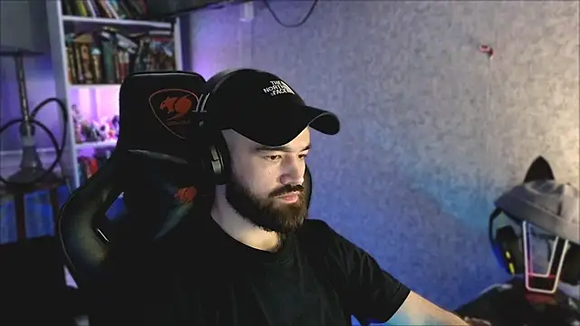 Snapshot of _Mostly_ chatting on March 29, 2026, 7:58 pm Mostly online show from March 29, 2026, 7:58 pm