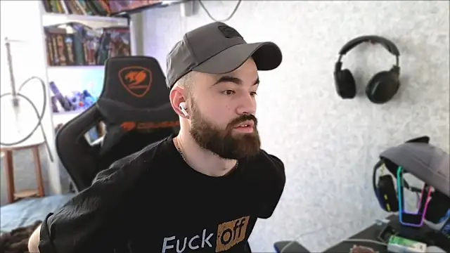 Snapshot of _Mostly_ chatting on April 6, 2026, 9:54 am Mostly online show from April 6, 2026, 9:54 am