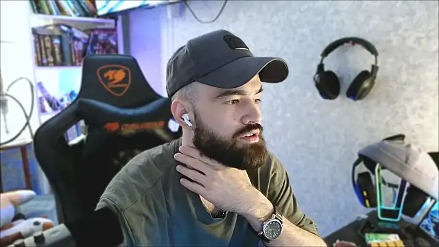 Snapshot of _Mostly_ chatting on April 7, 2026, 10:48 am Mostly online show from April 7, 2026, 10:48 am