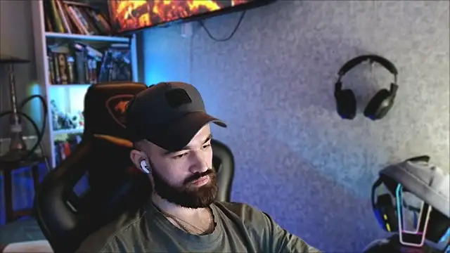 Snapshot of _Mostly_ chatting on April 7, 2026, 10:53 pm Mostly online show from April 7, 2026, 10:53 pm