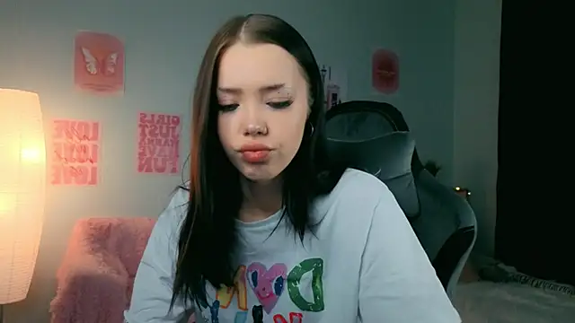 Snapshot of Vexnexe chatting on February 12, 2026, 7:20 pm Vexnexe online show from February 12, 2026, 7:20 pm