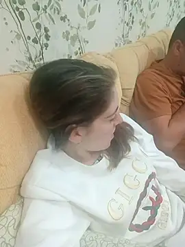 laparejaideal08 online show from March 18, 2026, 9:18 pm