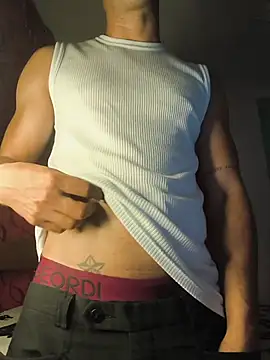 Snapshot of logan-31 chatting on February 4, 2026, 5:46 am logan-31 online show from February 4, 2026, 5:46 am