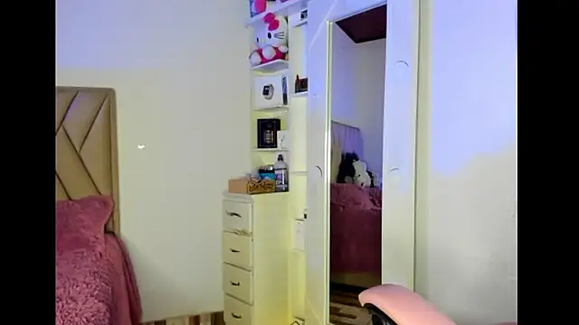 Snapshot of _Cute_gabyyy chatting on March 11, 2026, 9:21 pm Cute gabyyy online show from March 11, 2026, 9:21 pm