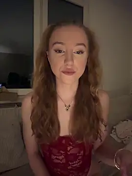 Snapshot of romyxxs chatting on February 5, 2026, 10:47 pm romyxxs online show from February 5, 2026, 10:47 pm