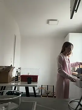 Snapshot of romyxxs chatting on February 8, 2026, 10:18 am romyxxs online show from February 8, 2026, 10:18 am