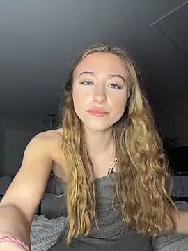 romyxxs online show from April 7, 2026, 6:19 pm