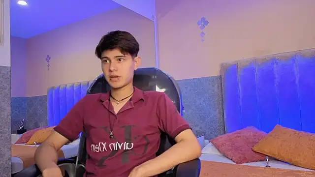 Snapshot of Derek_Sinn chatting on February 10, 2026, 7:51 pm Derek Sinn online show from February 10, 2026, 7:51 pm