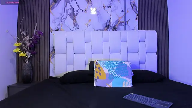 sophiaa10 online show from April 1, 2026, 7:11 pm