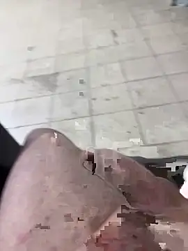 Snapshot of Can3438q chatting on February 10, 2026, 10:14 pm Can3438q online show from February 10, 2026, 10:14 pm