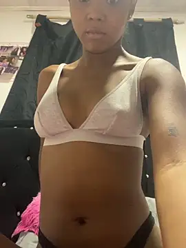 Snapshot of LIA_PARKERR chatting on February 15, 2026, 9:11 pm LIA PARKERR online show from February 15, 2026, 9:11 pm