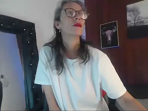 Snapshot of laurasofia45 chatting on February 19, 2026, 7:37 am laurasofia45 online show from February 19, 2026, 7:37 am