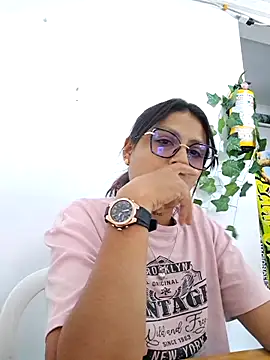 Tatianna Loove  online show from June 4, 2026, 8:59 pm