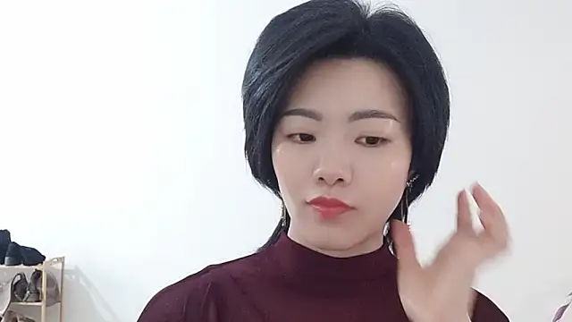 Nikishine online show from April 13, 2026, 1:33 am