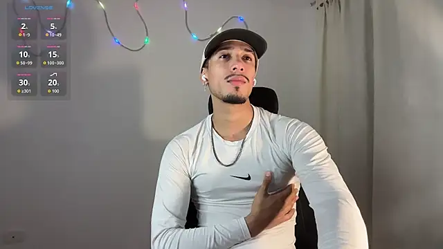 Snapshot of rafael_stone11 chatting on February 7, 2026, 2:04 am rafael stone11 online show from February 7, 2026, 2:04 am