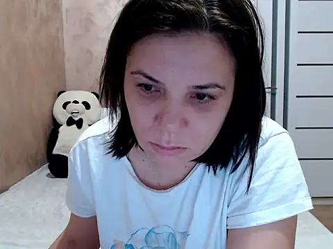 LorraGrey online show from February 7, 2026, 3:43 am