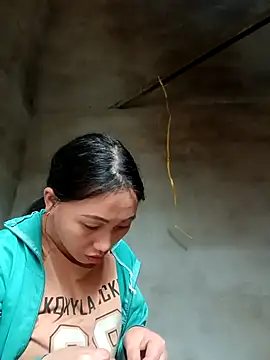 hot-luna- online show from March 19, 2026, 7:34 am