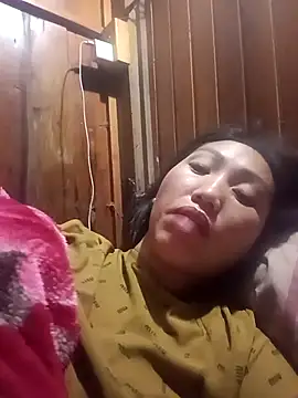 hot-luna- online show from March 25, 2026, 11:00 pm