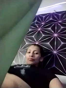 amairany27 online show from April 4, 2026, 3:49 am