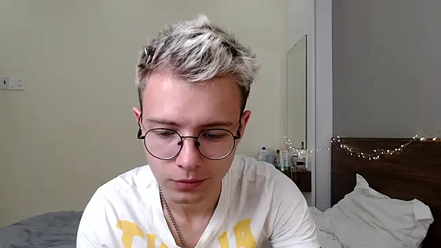 NikiKerryCum online show from February 15, 2026, 2:03 pm