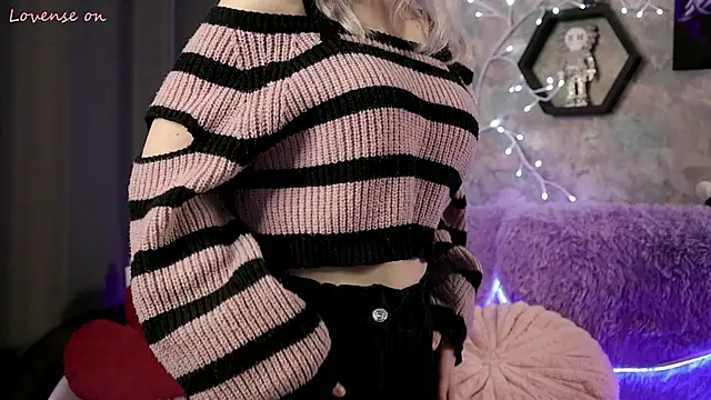 Yunakiss online show from April 15, 2026, 11:17 am