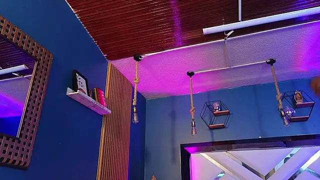 Ladyy brownn online show from April 17, 2026, 11:24 am