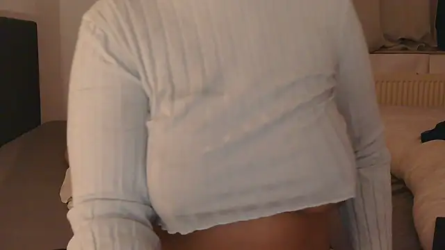 Snapshot of Popje94 chatting on February 18, 2026, 7:54 pm Popje94 online show from February 18, 2026, 7:54 pm