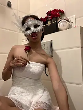 HEENA-STRIP online show from February 16, 2026, 10:28 pm