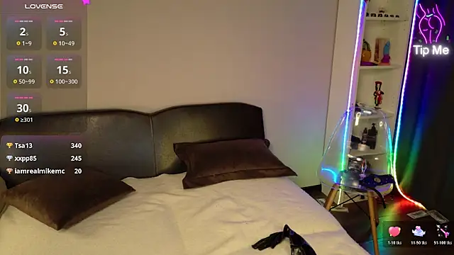 Eva Sterling  online show from April 8, 2026, 1:27 am