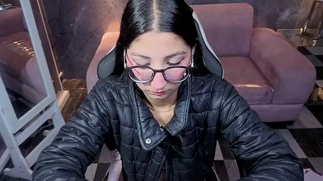 Snapshot of Sophie_jones_b chatting on February 28, 2026, 12:50 pm Sophie jones b online show from February 28, 2026, 12:50 pm