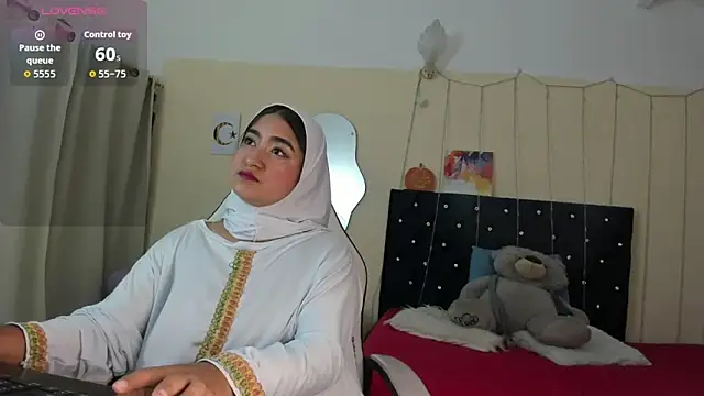 SamiraAwada online show from May 13, 2026, 7:11 pm