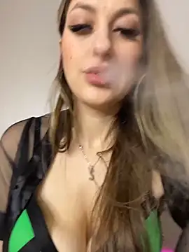 Alyxra online show from April 11, 2026, 7:45 am