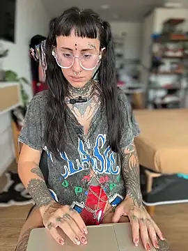 xsadtanas online show from February 23, 2026, 5:32 pm