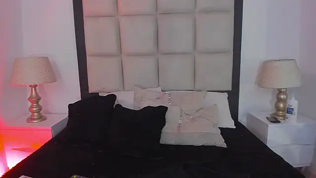 SussyFox online show from March 3, 2026, 1:50 pm