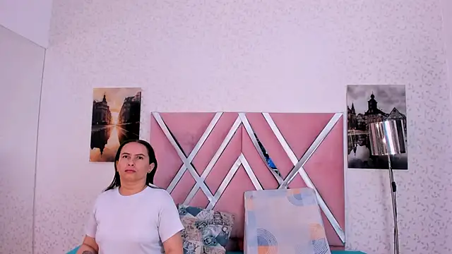 Snapshot of natasha_and_zoe chatting on March 1, 2026, 11:12 am natasha and zoe online show from March 1, 2026, 11:12 am