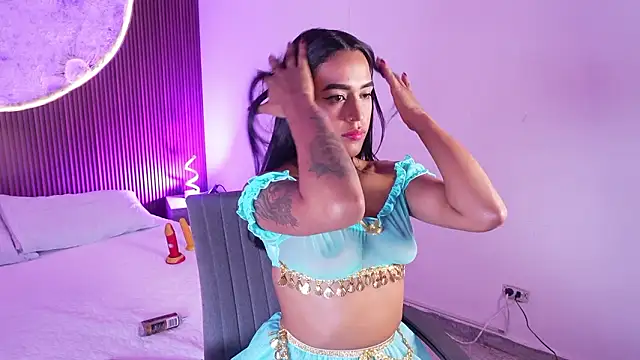 JazminRusso  online show from February 3, 2026, 6:22 am