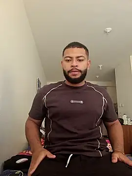 Snapshot of KLEYTON33 chatting on February 28, 2026, 3:35 pm KLEYTON33 online show from February 28, 2026, 3:35 pm