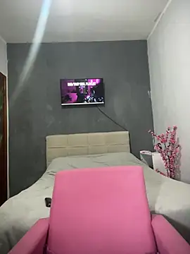 kiara secreta online show from February 25, 2026, 8:40 pm