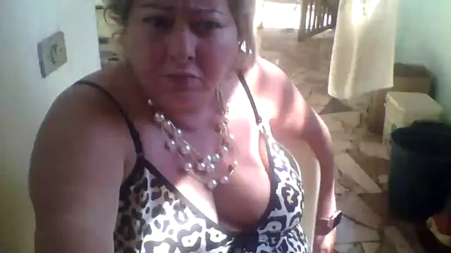 Snapshot of bialoba7 chatting on September 10, 2025, 4:40 pm bialoba7 online show from September 10, 2025, 4:40 pm