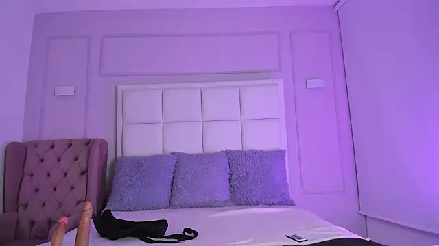 Snapshot of LiaJohnnson_ chatting on March 2, 2026, 4:36 am LiaJohnnson online show from March 2, 2026, 4:36 am