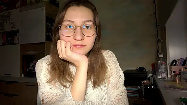 Snapshot of Miaaa_Moon chatting on February 19, 2026, 4:14 pm Miaaa Moon online show from February 19, 2026, 4:14 pm