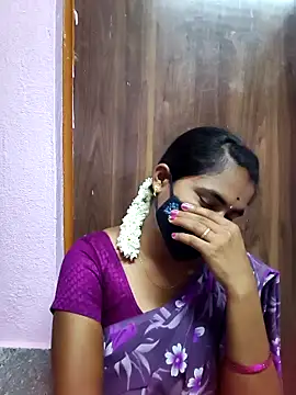 Tamil Hot Shana online show from April 12, 2026, 5:18 pm